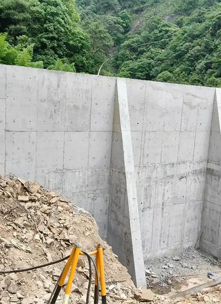 晋中昔阳县重力式挡土墙